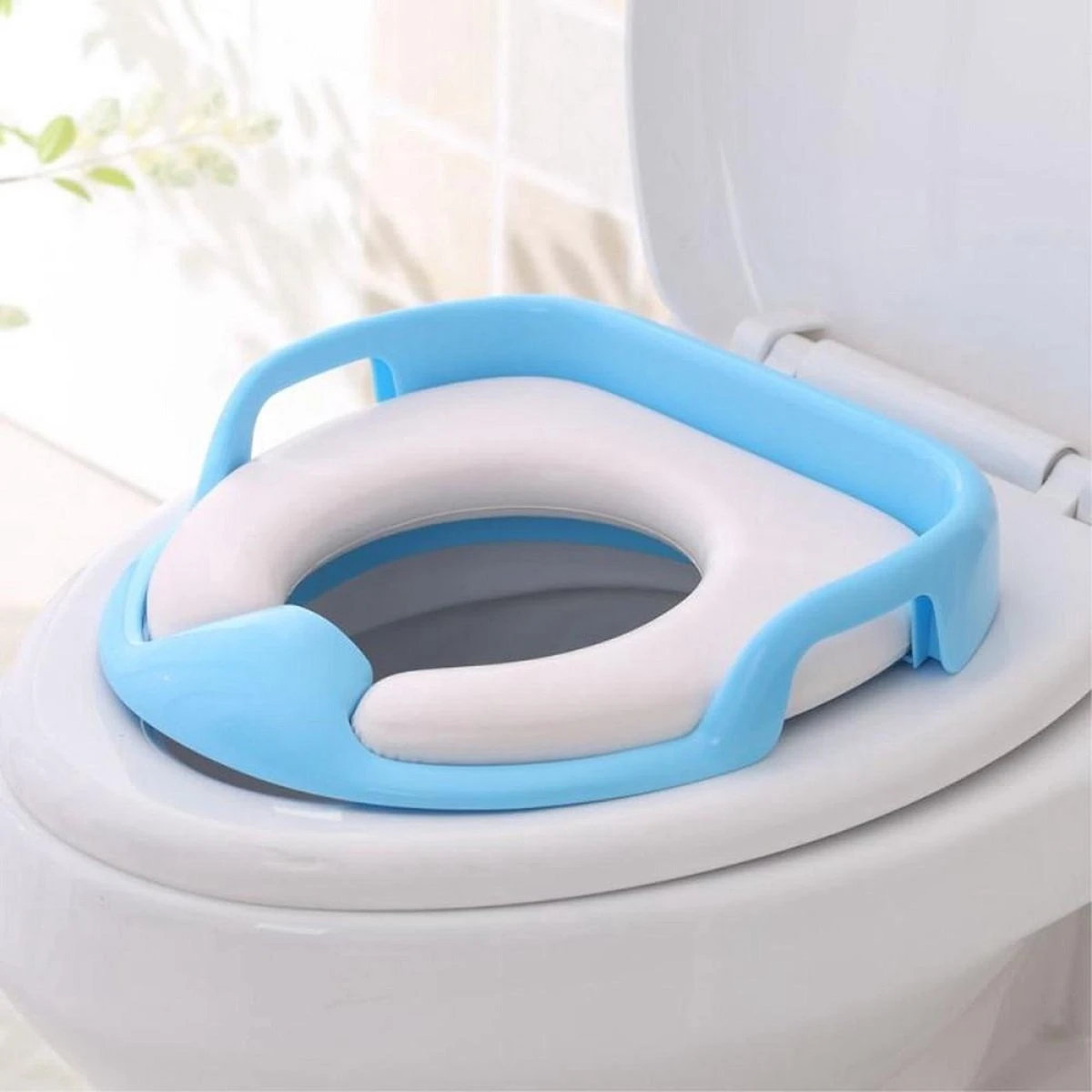 Universele Toiletbril Met Handvaten Voor Kinderen | Kinder Toiletzitje Toiletstoel | WC-bril Verkleiner Voor Peuters En Kleuters | Blauw LB-A23 5 Universele Toiletbril Met Handvaten Voor Kinderen | Kinder Toiletzitje Toiletstoel | WC-bril Verkleiner Voor Peuters En Kleuters | Blauw LB-A23 - Afbeelding 3