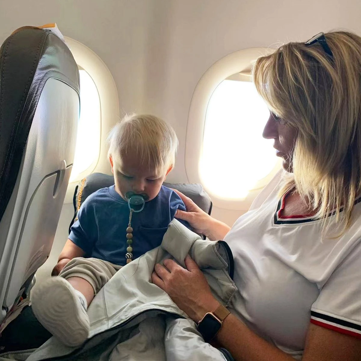 Deryan AirTraveller Vliegtuigbedje - Reiskussen Met Matras - Compact Opgevouwen 17 Deryan AirTraveller Vliegtuigbedje - Reiskussen Met Matras - Compact Opgevouwen - Afbeelding 15