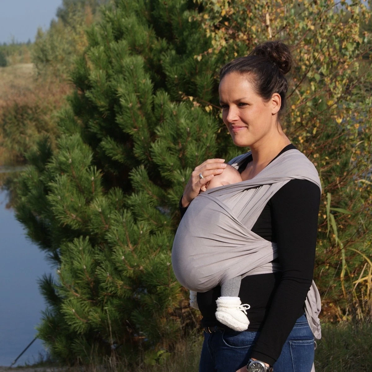 Smallvips Draagdoek Taupe - Rekbare Draagdoek Van Bamboo - Heerlijk Zacht En Koel - Ergonomisch Dragen 3 Smallvips Draagdoek Taupe - Rekbare Draagdoek Van Bamboo - Heerlijk Zacht En Koel - Ergonomisch Dragen