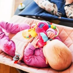 Playgro Clip Clop Rammelaar - Roze - Activiteitenspeeltje - Kraamkado -Babyproducten Korting 1200x1200 766