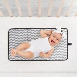 Brisby Slijtvaste Luiertas - Verzorgingstas Groot -Zwart - Inclusief Verschoonmatje - Isoleervakken - Fopspeen Houder - Makkelijk Te Bevestigen Aan De Kinderwagen 19 Brisby Slijtvaste Luiertas - Verzorgingstas Groot -Zwart - Inclusief Verschoonmatje - Isoleervakken - Fopspeen Houder - Makkelijk Te Bevestigen Aan De Kinderwagen -Babyproducten Korting 1200x1200 79