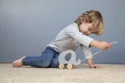 Little Dutch Houten Olifant - Trekfiguur 11 Little Dutch Houten Olifant - Trekfiguur -Babyproducten Korting 1200x799 42