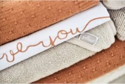 Jollein Baby Laken Ledikant 120x150cm Love You - Caramel -Babyproducten Korting 1200x811 4