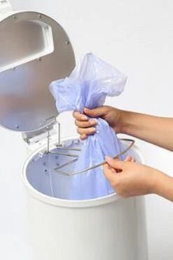 DiaperPail - Clear White - Luieremmer Met Speciale Luiersluis - Werkt Met Normale Vuilniszakken - Luxe Luieremmer - Geen Speciale Cassettes - Geen Geurtjes - Makkelijk Schoon Te Maken - Is Gemaakt Van Aluminium -Babyproducten Korting 798x1200 12