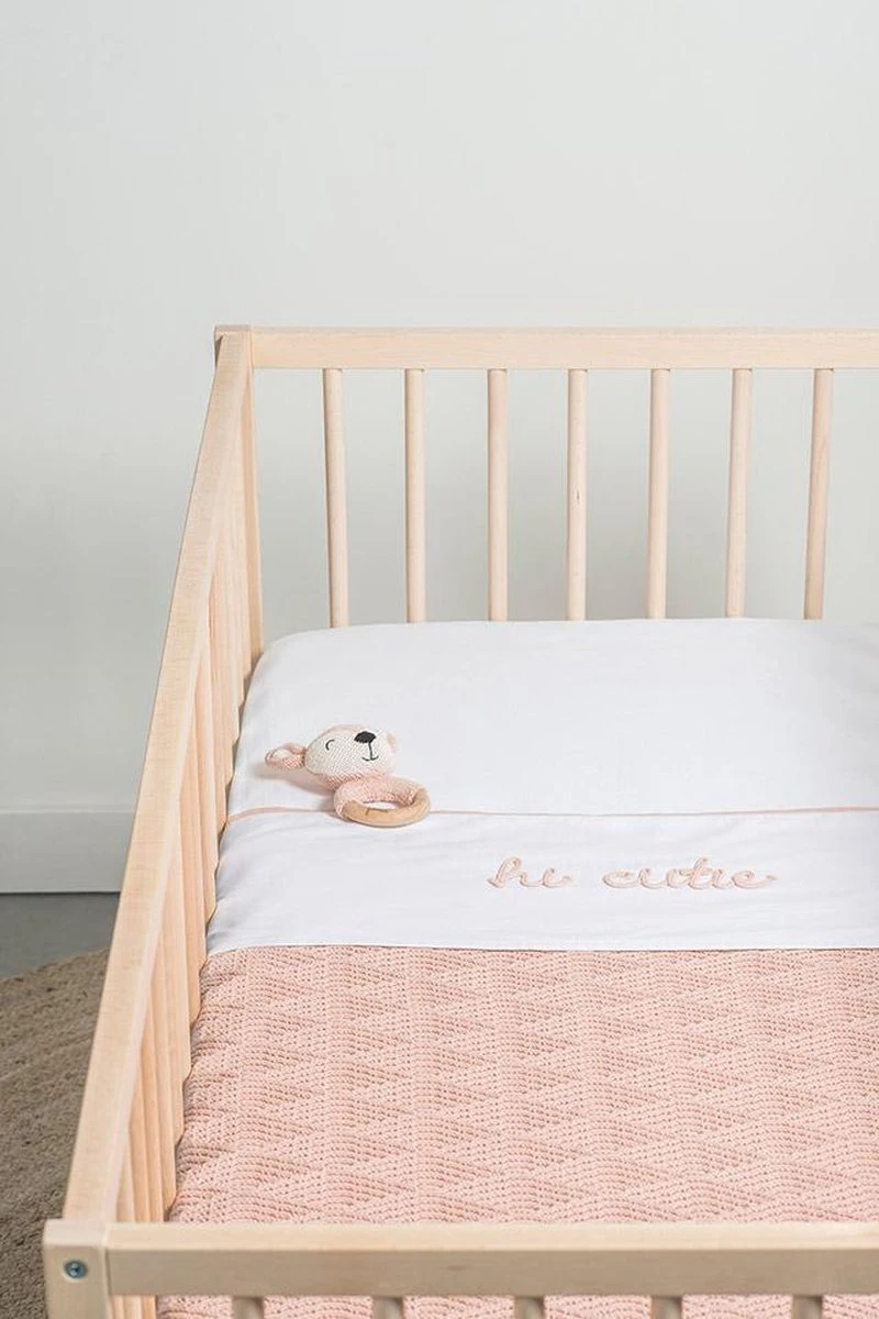 Jollein Baby Laken Ledikant 120x150cm Hi Cutie - Pale Pink 6 Jollein Baby Laken Ledikant 120x150cm Hi Cutie - Pale Pink - Afbeelding 4