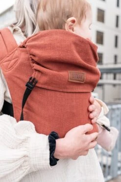 ByKay - Draagzak - Click Carrier Classic - Linnen Rusty Brown 13 ByKay - Draagzak - Click Carrier Classic - Linnen Rusty Brown -Babyproducten Korting 800x1200 40