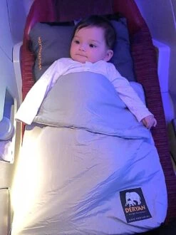 Deryan AirTraveller Vliegtuigbedje - Reiskussen Met Matras - Compact Opgevouwen 21 Deryan AirTraveller Vliegtuigbedje - Reiskussen Met Matras - Compact Opgevouwen -Babyproducten Korting 899x1200 3