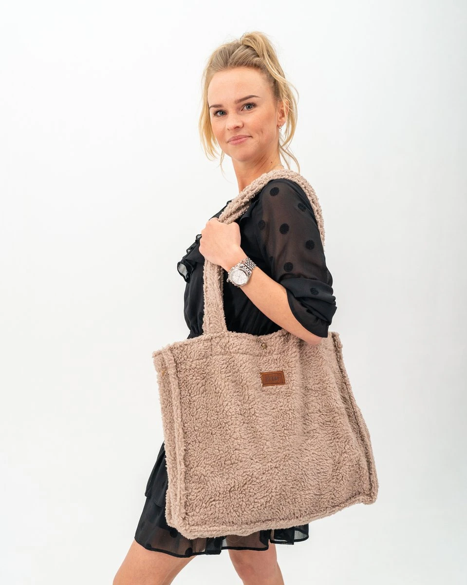 ByKay - Mom Bag - Draagzak - Teddy - Taupe - Organic 3 ByKay - Mom Bag - Draagzak - Teddy - Taupe - Organic
